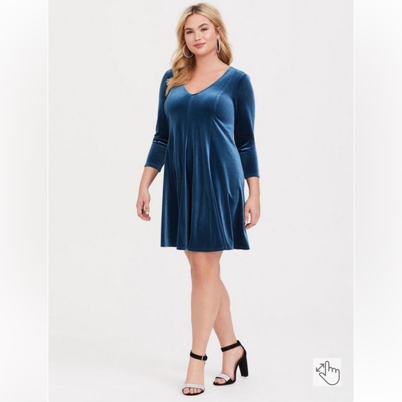 torrid Dresses & Skirts - ❌sold❌ 💒 TORRID SIZE 1 VELVET MINI FLUTED DRESS
